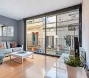 Others 6 Modern and Chic Apartments in Gracia