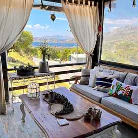 Primary image1Valentina Tiny House with Sea View,洛里玛遗址飯店