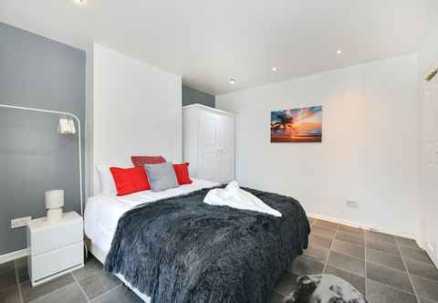 Others Impeccable 4-bed House in Brixton, London