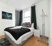 Others 4 Impeccable 4-bed House in Brixton, London