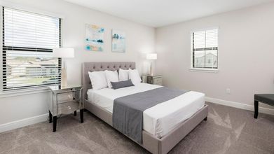 其他 4 4 Bedroom Pool Home With Water View