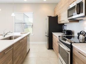 其他 4 3 Bedroom Two Story Pool Home