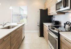 Lainnya 4 3 Bedroom Two Story Pool Home