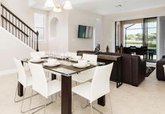 其他 6 3 Bedroom Two Story Pool Home