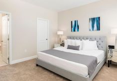 其他 2 3 Bedroom Two Story Pool Home