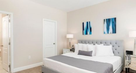 其他 2 3 Bedroom Two Story Pool Home