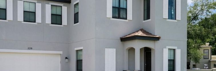 其他 3 Bedroom Two Story Pool Home