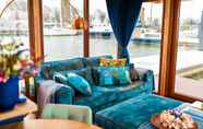 อื่นๆ 7 Romantic Luxury Eco-friendly River Front Houseboat