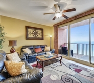 Lain-lain 6 Shores Of Panama 2217- Elegantly Decorated, Sleeps 6, Free Fun! 1 Bedroom Condo by Redawning