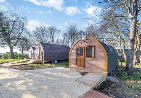 Others Carlton Manor Pod 2