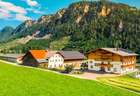 Others Apartment in Radstadt on the Farm