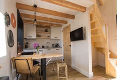 Lain-lain 6 Cosy Chalet in the Heart of Monnickendam With Terrace