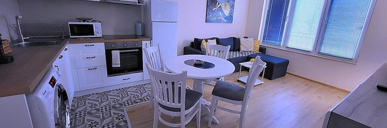 Lainnya Comfy & Quiet 2 Bed Flat, Great Location, Parking