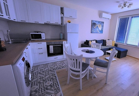 Lainnya Comfy & Quiet 2 Bed Flat, Great Location, Parking