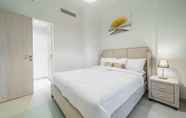 Lainnya 5 Guests and Cohost - Stylish Apartment With Balcony In Liveliest Area