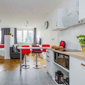 Room1ShortStayPoland Śliska B111,华沙中国签证申请服务中心飯店