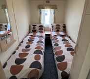 Lainnya 2 3 Bedroom, 8 Berth, Cosy Static Family Caravan