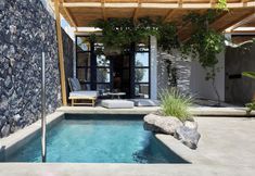 Others 2 Oscar Beachfront Suites-Adults Only