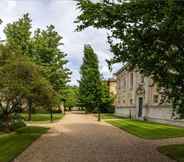 Others 5 Downing College Cambridge