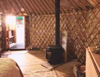Others 2 Mushroom Yurt set in 4 Acres of Woodland and Lakes