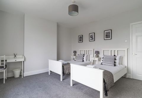 Others East House-sleeps 5-pet Friendly-garden - Parking