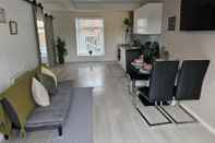 Lainnya Skyline Immaculate 2-bed Apartment in Swansea