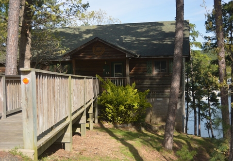 Others Two Bedroom, two Bath, Log-sided, Luxury Harbor North Cottage Overlooking Lake Ouachita. by Redawning