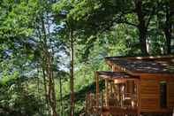 Lainnya Tree House Retreats