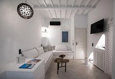 Others 3 Mykonos High Cloe