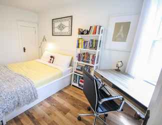 Others 2 Leslieville Cozy & Bright Apt in Trendy Beaches