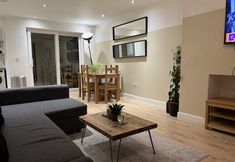 Others 5 Stunning 3-bed House and Private Garden in Bham