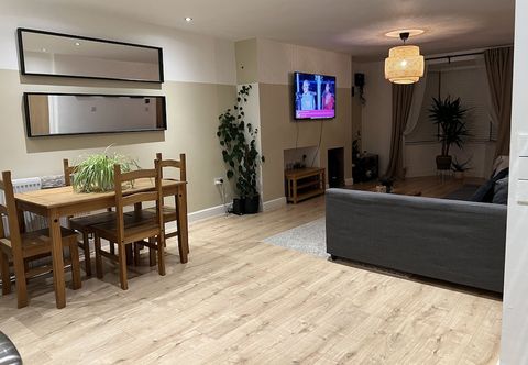 Others Stunning 3-bed House and Private Garden in Bham
