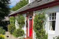 Others Gorgeous Comrie Cottage, hot tub & Mountain Views