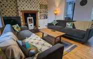 Others 7 Gorgeous Comrie Cottage, hot tub & Mountain Views