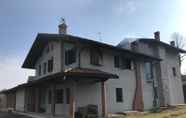 อื่นๆ 4 Remarkable 5-bedrooms Villa in Cerrione With Land