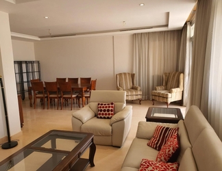 Lainnya 2 Vesta - Luxury Apt - 3BR - Cfc VII