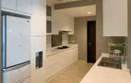 อื่นๆ 7 Spacious And Comfy 3Br Gandaria Heights Apartment