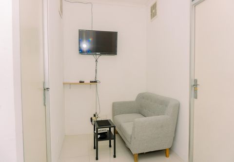 Khác Comfort 2Br At 22Nd Floor Menara Kebon Jeruk Apartment