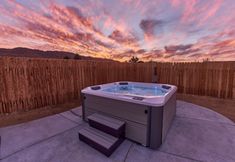 Others 5 Of Wine & Gods - Hot Tub, Bbq And Fire Pit! 3 Bedroom Home by RedAwning