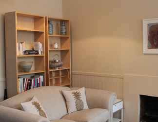 Others 2 419 Luminous 2 Bedroom Apartment in the Heart of Edinburgh s Old Town