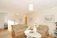 Others 202 Quiet 2 Bedroom Property in Residential Area With Secure Private Parking