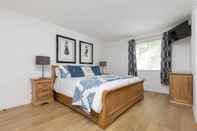 Others 415 Lovely and Central 2 Bedroom Apartment With Secure Parking