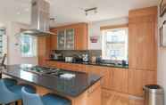 Others 5 379 Luxury 3 Bedroom City Centre Apartment With Private Parking and Lovely Views Over Arthur s Seat