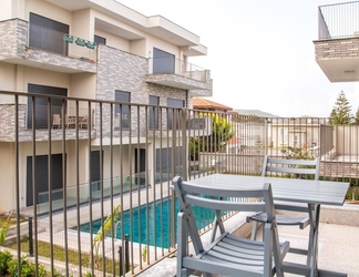 Others 2 Gorgeous Apartment With Pool and Balcony In Izmir