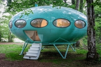 Others Space Age Living - Futuro House at Marston Park