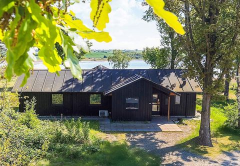 Others 12 Person Holiday Home in Millinge