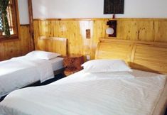 その他 2 Moonshine Inn