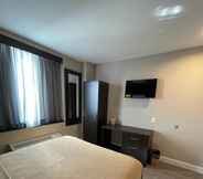 Lainnya 5 Royal Hotel Bronx