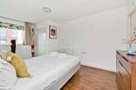 Others Bright Greenwich Flat Near Canary Wharf by Underthedoormat