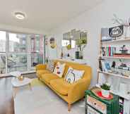 Others 5 Bright Greenwich Flat Near Canary Wharf by Underthedoormat